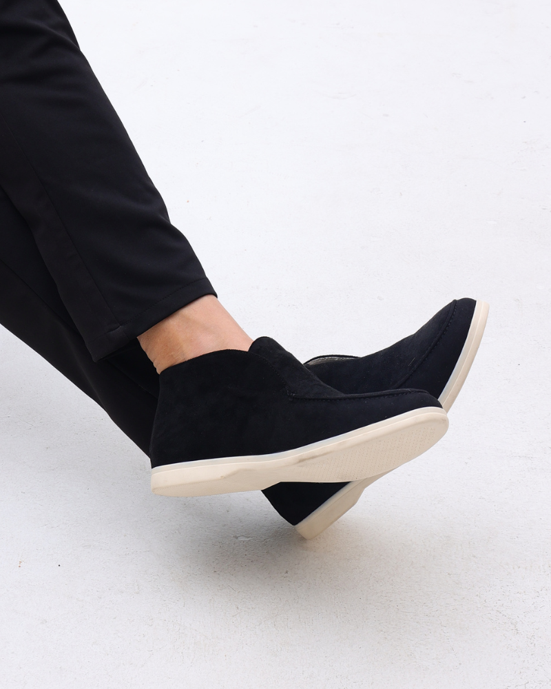Elegant Black Suede Loafers for Women – Comfortable Slip-On Shoes with Quality Craftsmanship 1