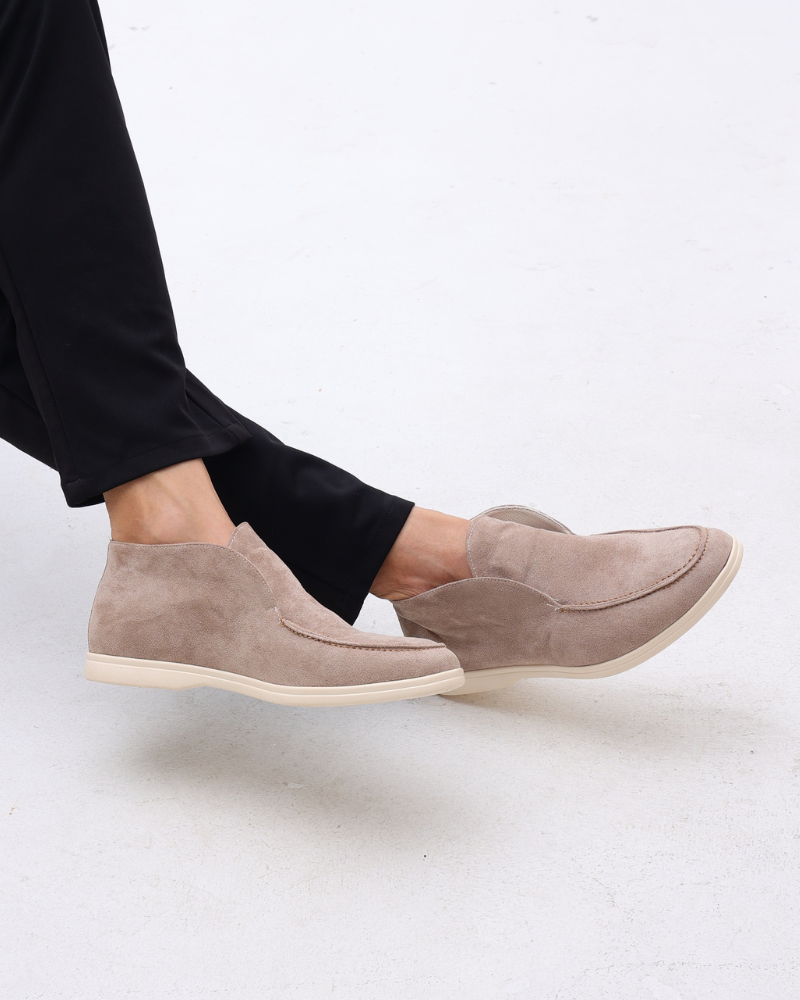Elegant Black Suede Loafers for Women – Comfortable Slip-On Shoes with Quality Craftsmanship 4